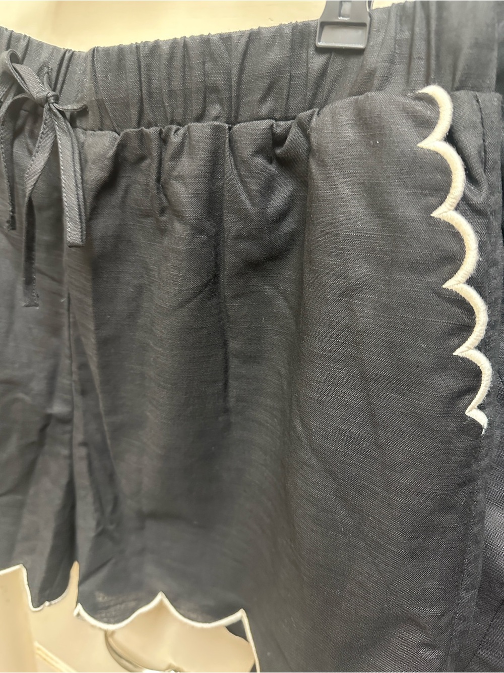 Boutique Sunday Edition Black Scallop-Trim Set - Picture 7 of 9